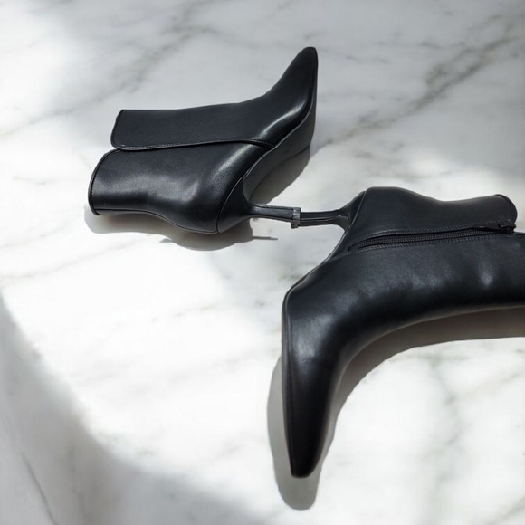 Coutgo Women's Size 6.5 Elegant Kitten Heel Black Ankle Boots - Picture 8 of 8